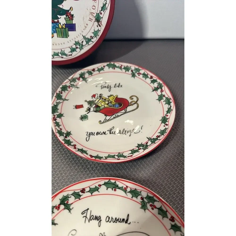 Set of 4 Certified International Ceramic Canapé Christmas plates 1 w/chip**